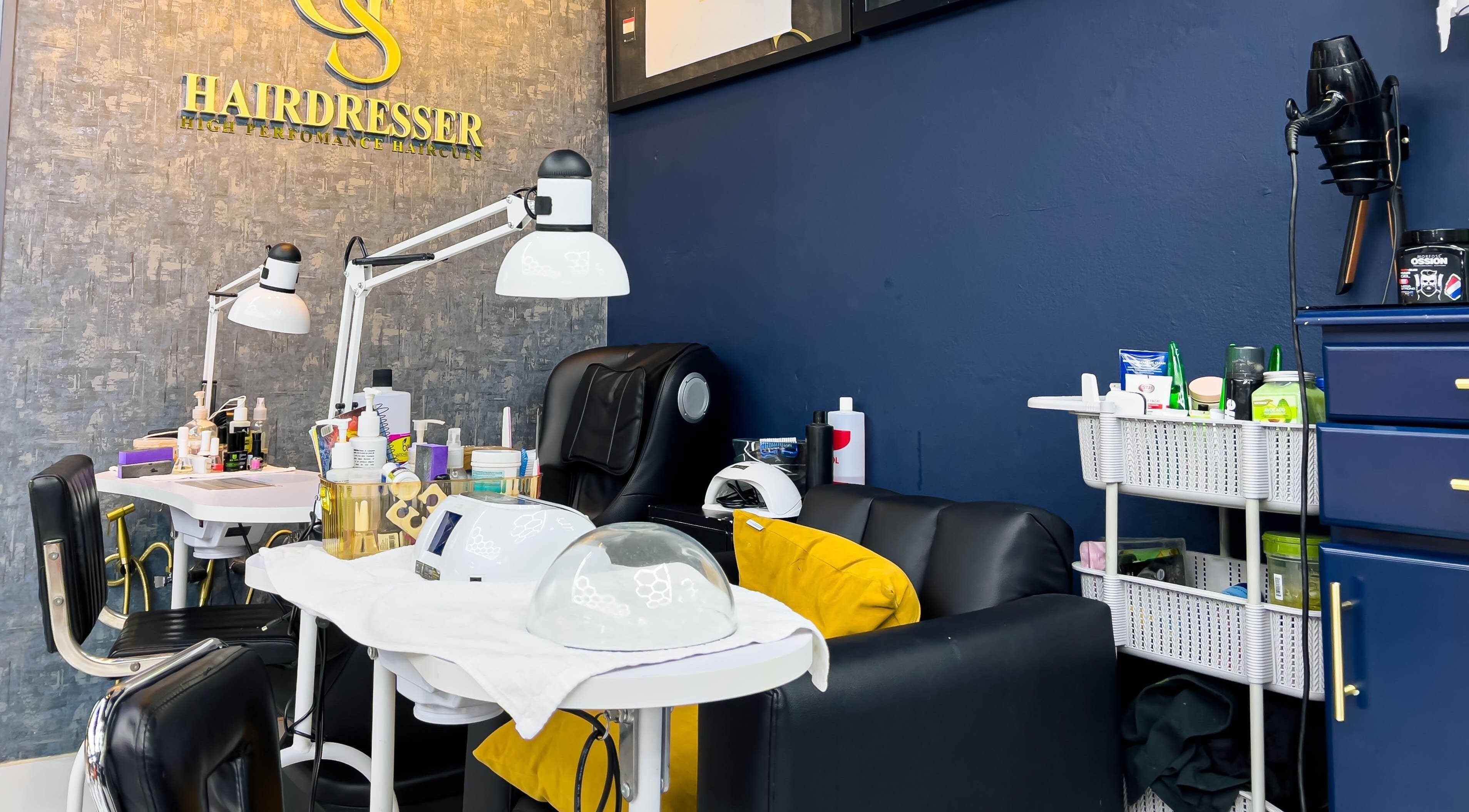 Estación de belleza moderna en GS Hairdresser, Santo Domingo, Distrito Nacional, DO.