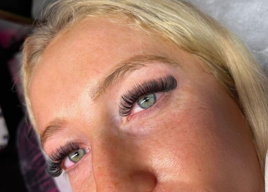 Close-up of long, lush eyelashes at Lashes by Chiara, Hollywood, Florida, US, showcasing expert eyelash extensions.