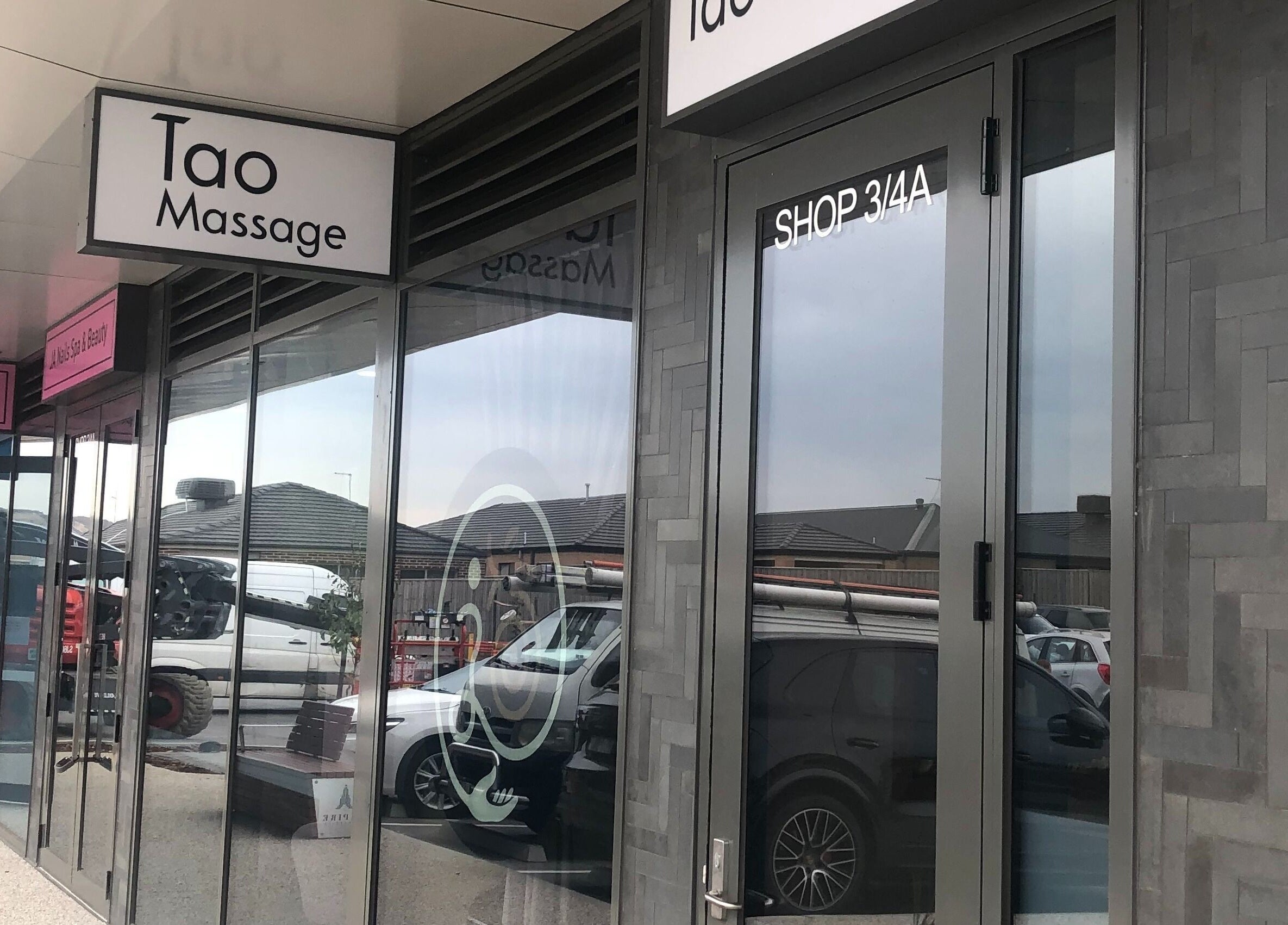 Front view of Tao Massage Maddingley located at Bacchus Marsh, Victoria, AU in a modern shopping area.