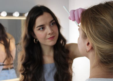 Professional brow shaping at Ekaterina Kuzmina, Cascais, Lisboa, PT. Expert detail in a chic setting.