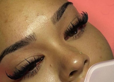 Extension de cils à Barbie Blink, La Savane, GP. Découvrez l'élégance personnalisée.