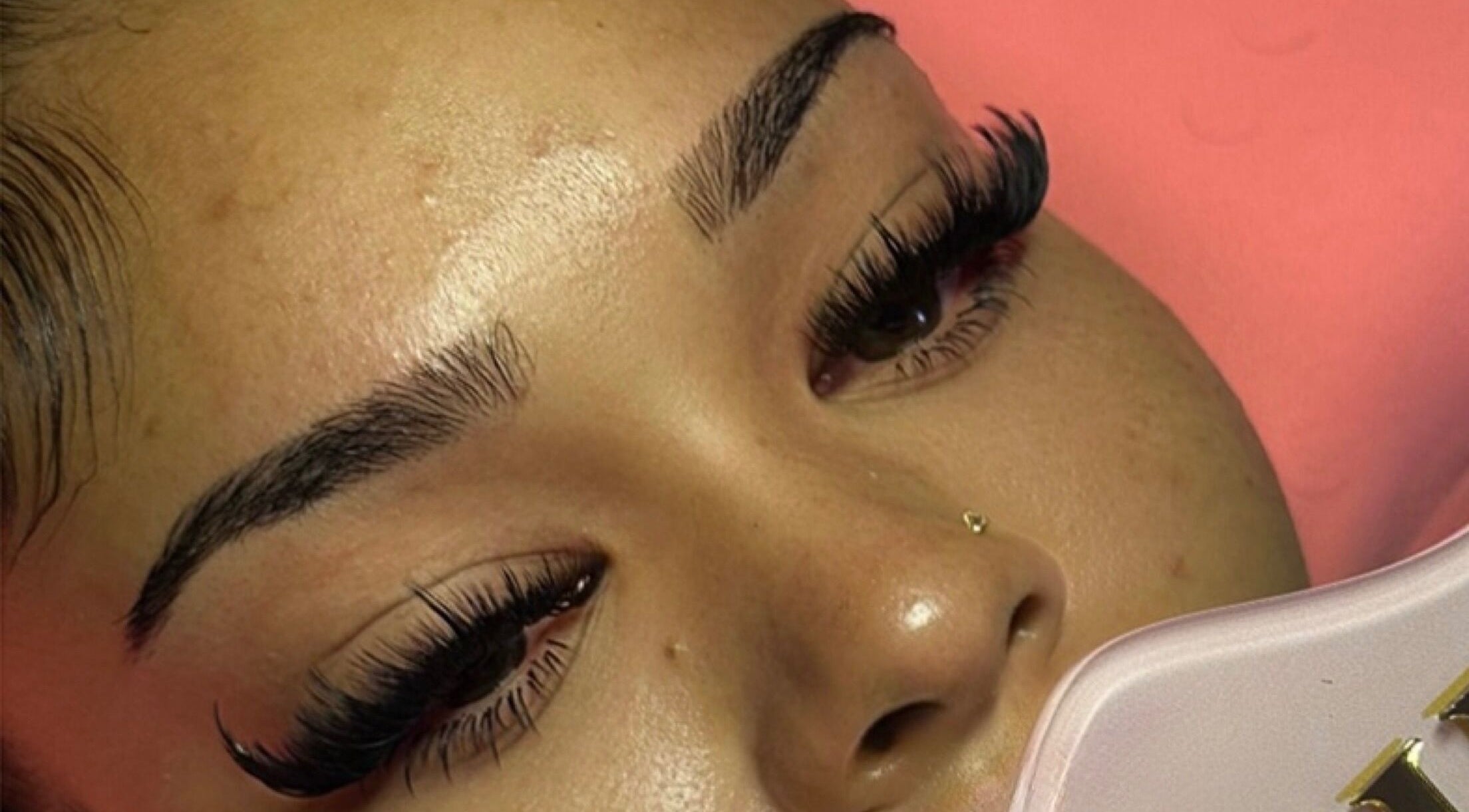 Extension de cils à Barbie Blink, La Savane, GP. Découvrez l'élégance personnalisée.