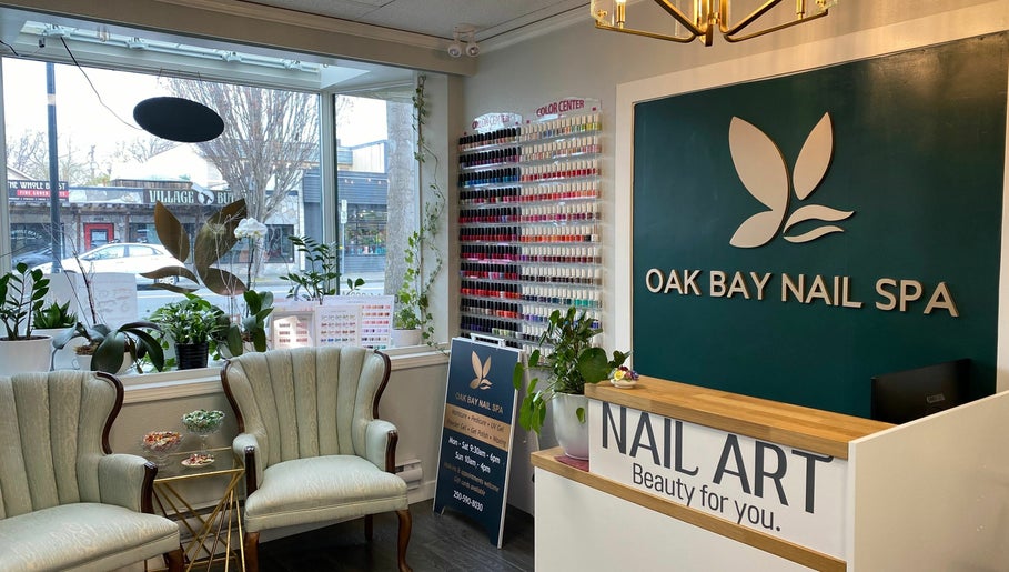 Oak Bay Nail Spa изображение 1