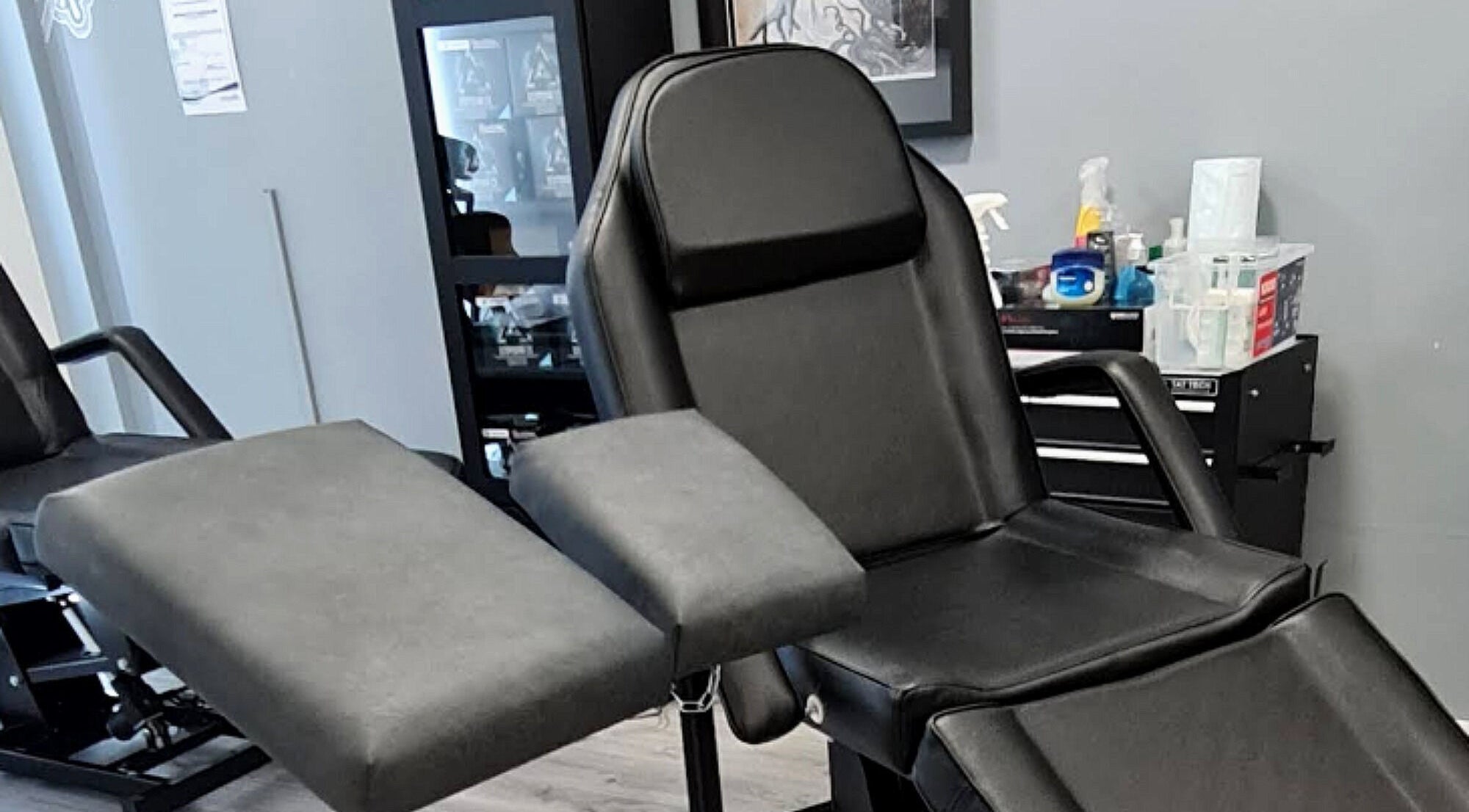 Comfortable barber chair at House Of Luxxe Barbers Ltd, Yate, England, GB, showcasing modern styling.