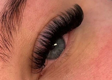 Close-up of styled eyelashes at Pixi Beauty, Doncaster, England, GB, showcasing expert eyelash extension.