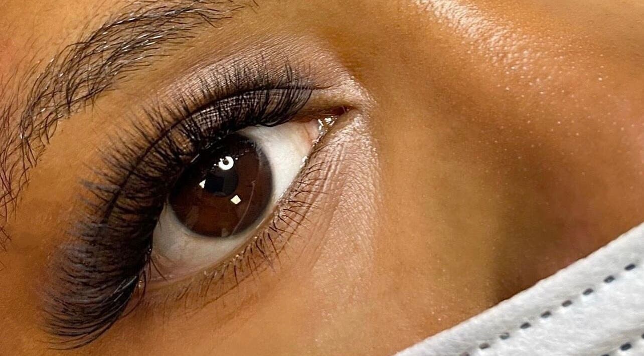 Close-up of a perfectly styled eye with lush lashes at Pure Bliss By Niceey, Harare, Harare Province, ZW.