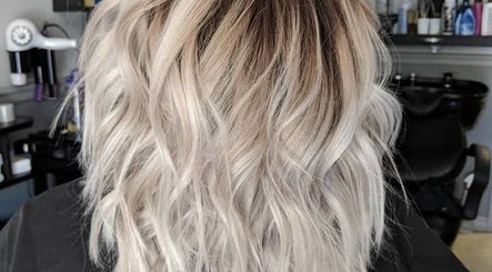 black&blonde image 2
