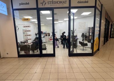 Vstup do salonu STŘIHOMAT - Veronské nám. 403, Praha 15, Hlavní Město Praha, CZ.
