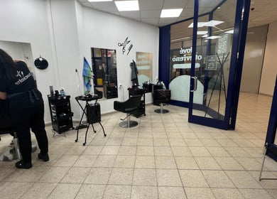 Moderní interiér STŘIHOMAT - Veronské nám. 403, Praha 15, Hlavní Město Praha, Hlavní Město Praha, CZ.