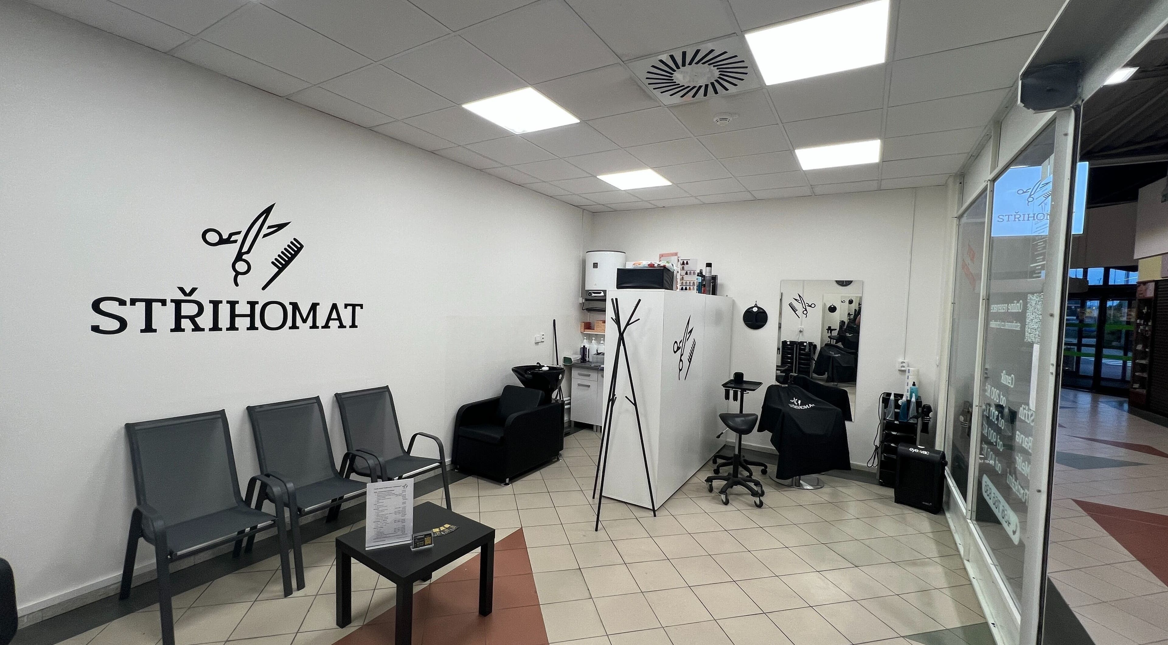 Interiér Střihomat - Slov. nár. pov. 1060, Chrudim v Chrudim, Pardubický Kraj, CZ s moderním designem.