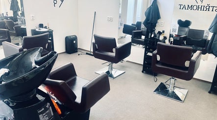 Elegant interiér salonu Střihomat - Plukovníka Mráze 24, Praha 15, Hlavní Město Praha, Hlavní Město Praha, CZ.