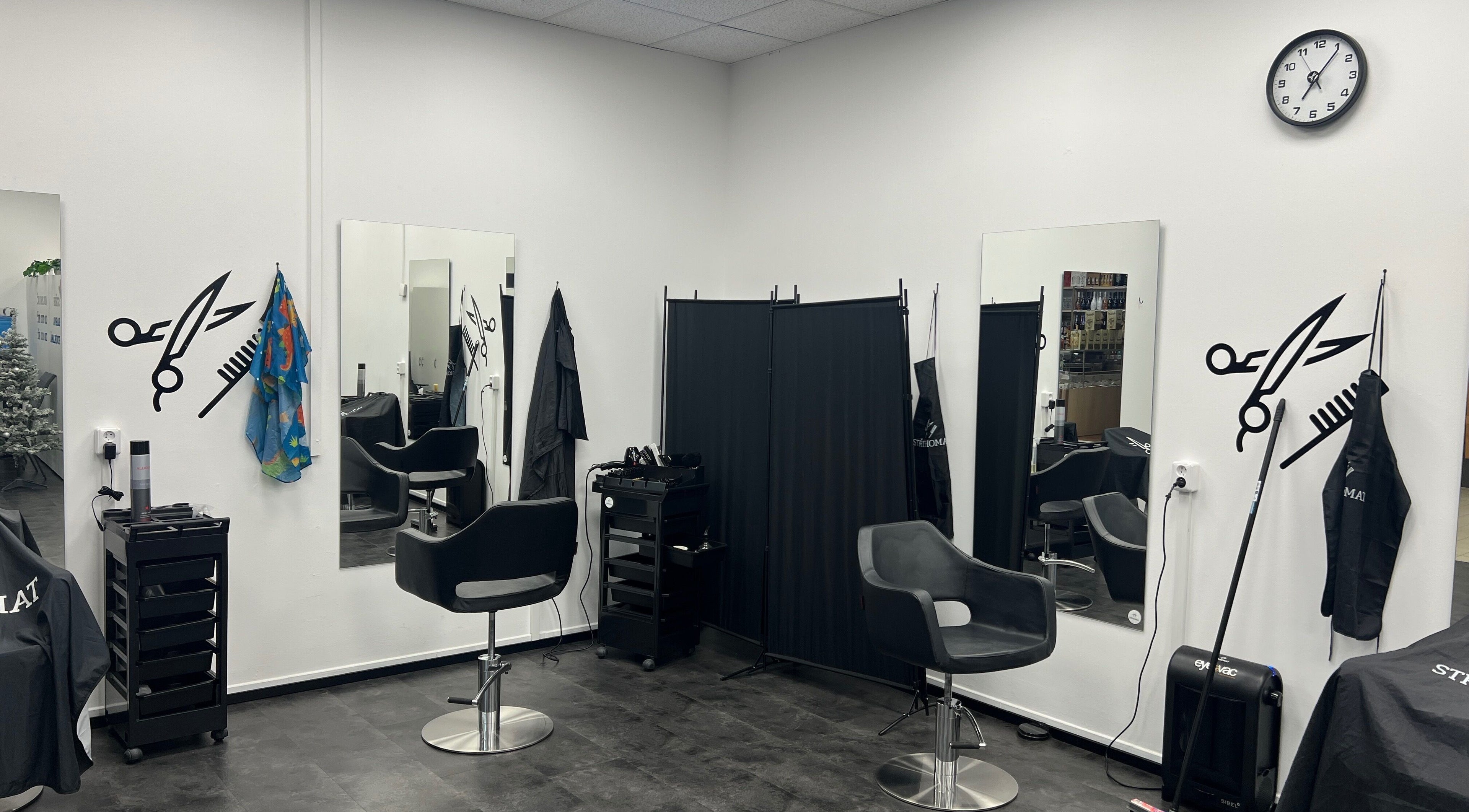Interiér kadeřnictví STŘIHOMAT - Dr. M. Horákové 586, Liberec, moderní design v Liberec, Liberecký Kraj, CZ.