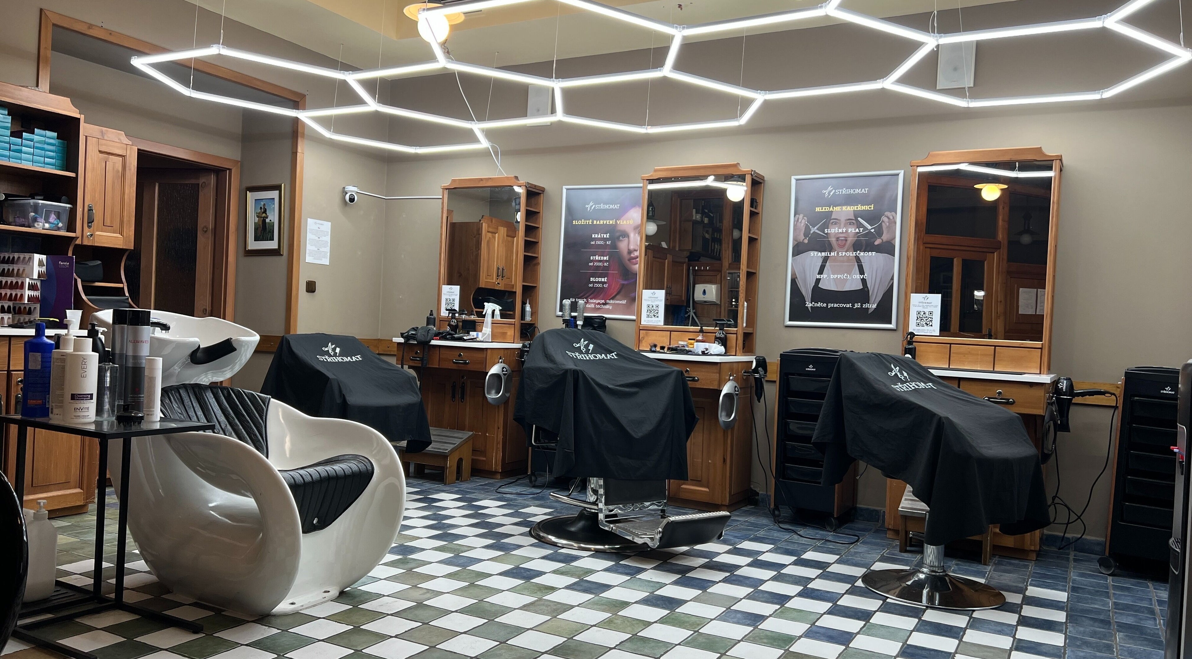 Salón Střihomat - Záběhlická 53, Praha 10 nabízí moderní kadeřnické služby v Hlavní Město Praha, Hlavní Město Praha, CZ.