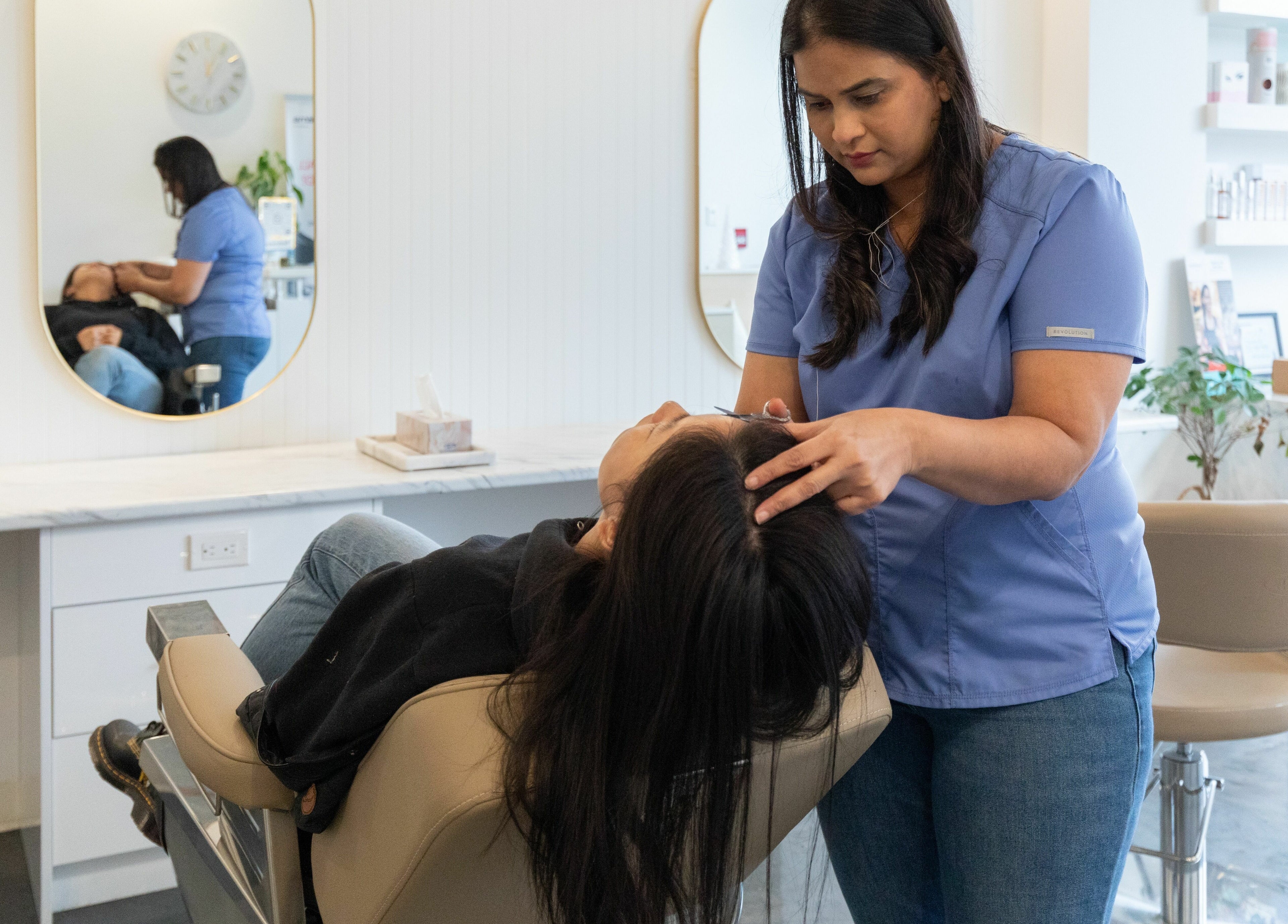 Expert eyebrow threading at Best Brow Spa in Vancouver, British Columbia, CA.