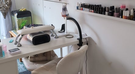 Emmas Beautys Room image 3