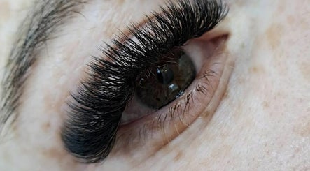 Lily's Lashes image 3