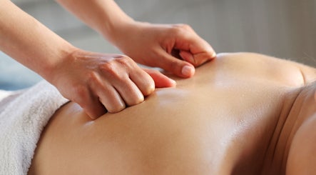 Back massage at Daily Therapy Spa (In-Home Massage), Dubai, Dubai, AE promotes relaxation and wellness.