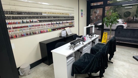 Mannor Park Nails 📍E12 5BT, 1 min from station.📞07311326626
