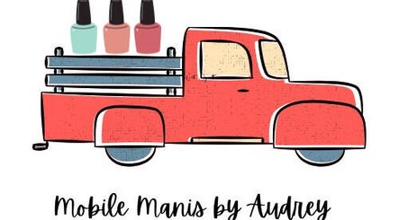 Mobile Manis by Audrey