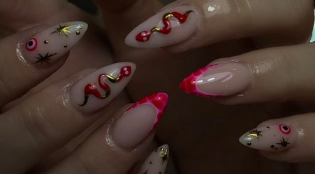 Nail Luxe