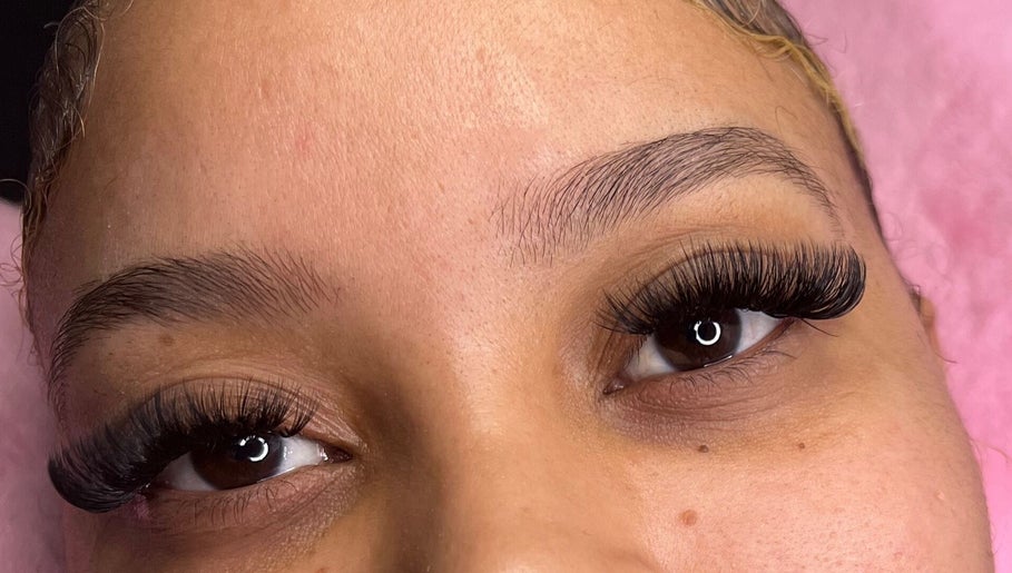 The Lash Station, bilde 1