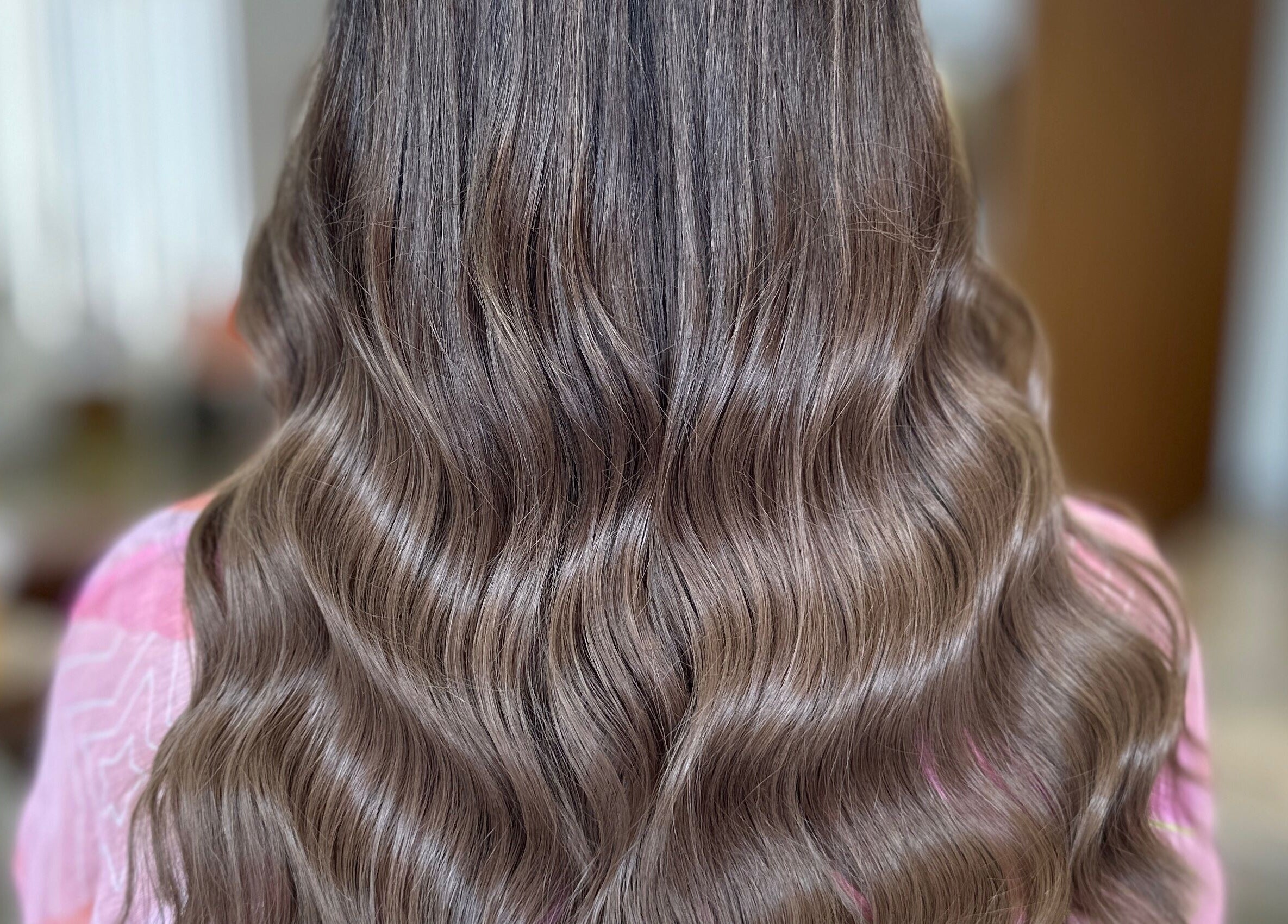 Luxurious wavy hairstyle at Yana Grow My Hair in Dubai, Dubai, AE, showcasing expert hair treatment.
