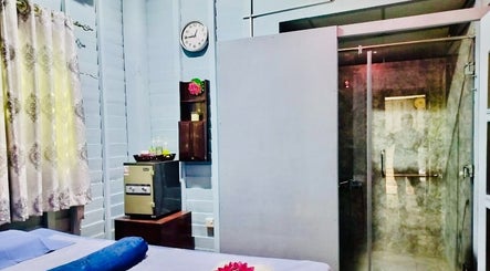 Thai Rose Massage Center