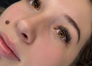 Close-up of eyelash extensions at The Lash Suite, Tokoroa, Waikato, NZ, showcasing intricate detail.