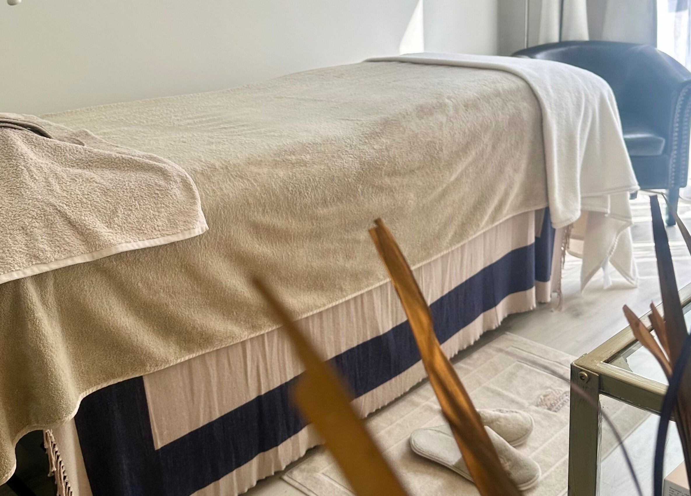 Fényűző kezelőhelyiség a Queen's Court Aesthetic-ben, Budapest, Magyar, HU.