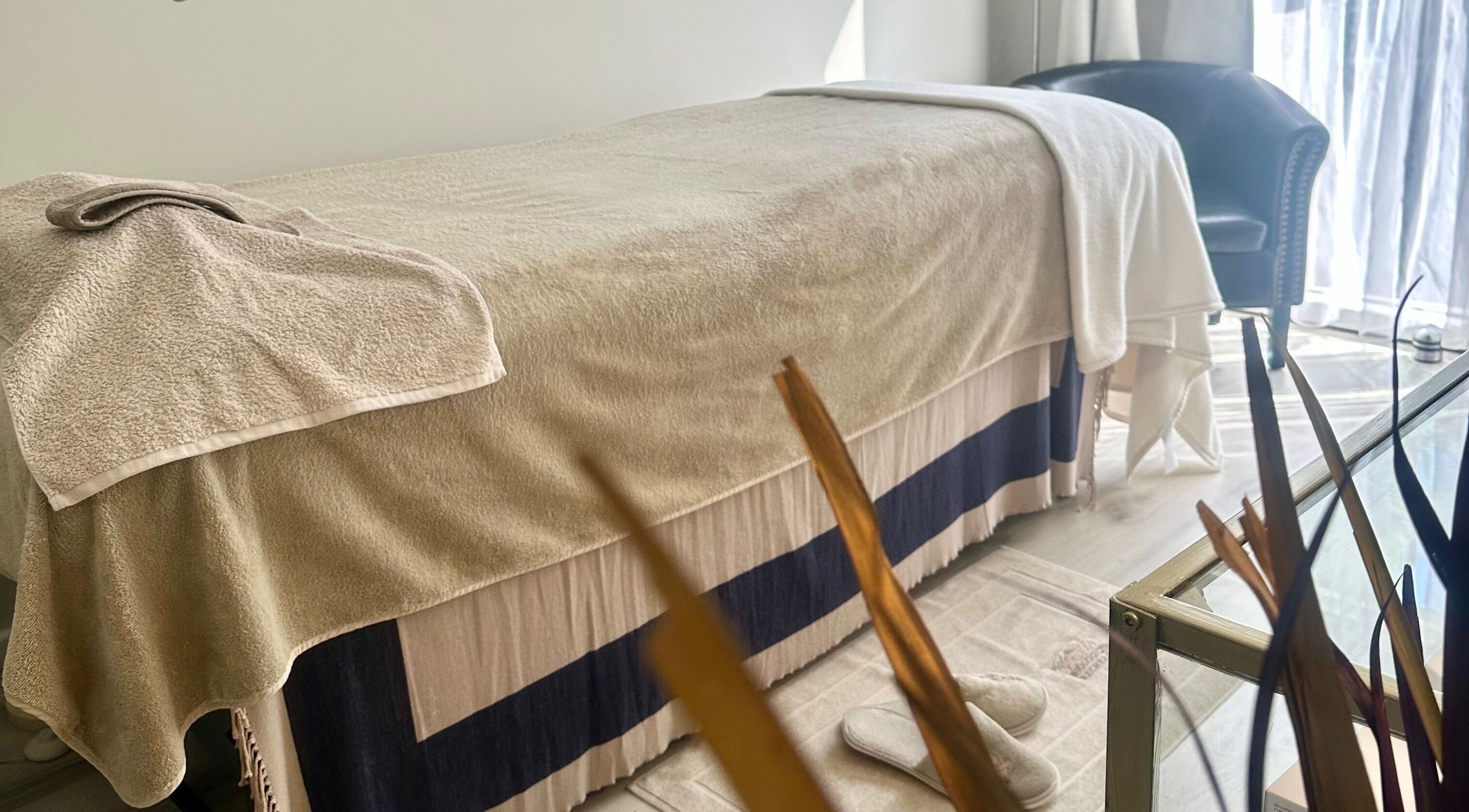 Fényűző kezelőhelyiség a Queen's Court Aesthetic-ben, Budapest, Magyar, HU.