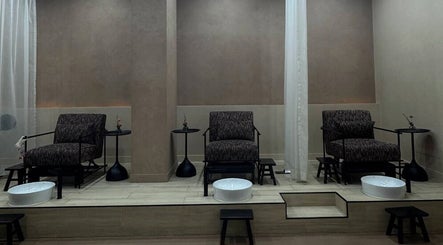 1011 Beauty Salon