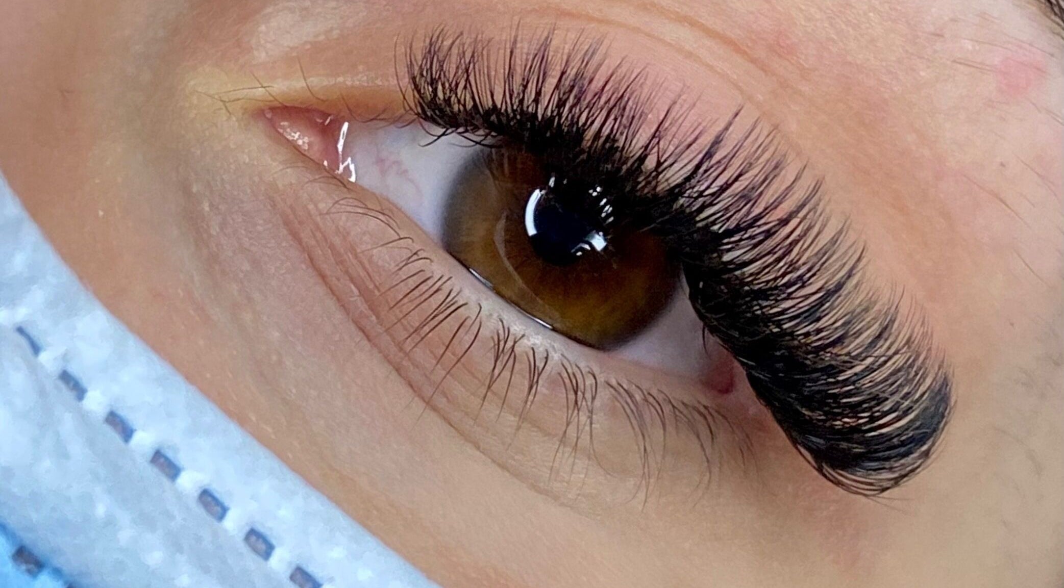 Extensão de cílios em BE BOSS, Oliveira De Azeméis, Aveiro, PT, destacando beleza e cuidado.