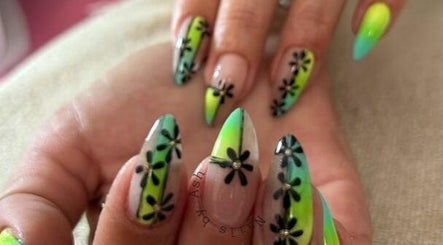 Immagine 2, Just the Tip Nails