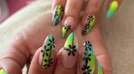 Just the Tip Nails afbeelding 2