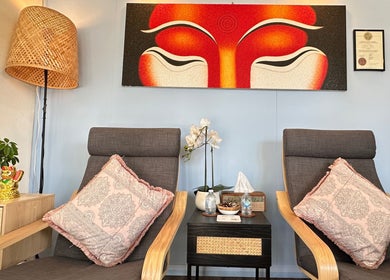 Cozy lounge with art at 88 Thai Massage Studio, Richmond, Victoria, AU enhances relaxation.