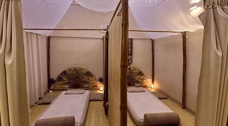 Будсаба, Львів. П-т Свободи 22. Тайський масажний зал із бамбуковими перегородками. L'viv, L'vivs'ka Oblast, UA.