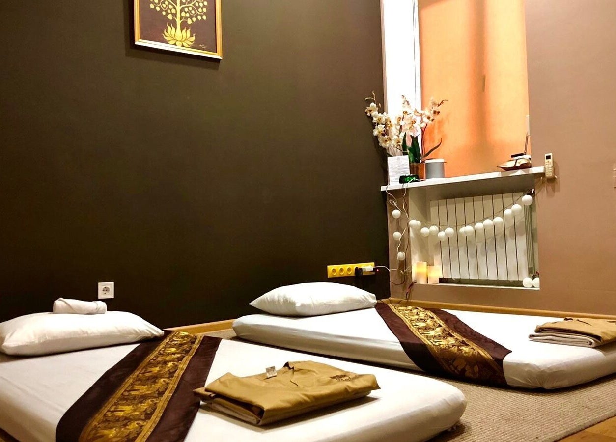 Інтер'єр Будсаба Тайський масаж, Київ, UA з комфортними місцями для відпочинку.