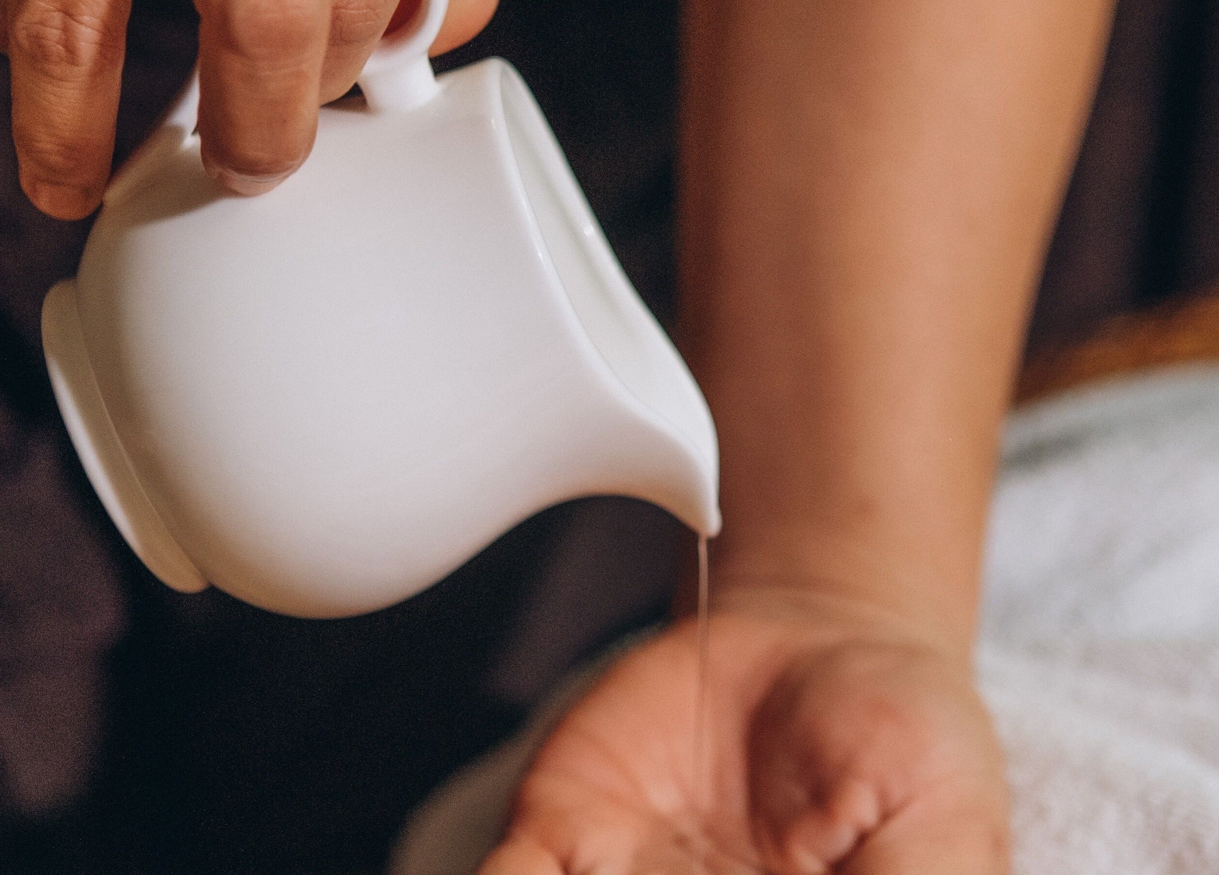 Рука з олією в Будсаба Тайський масаж, Київ, UA.