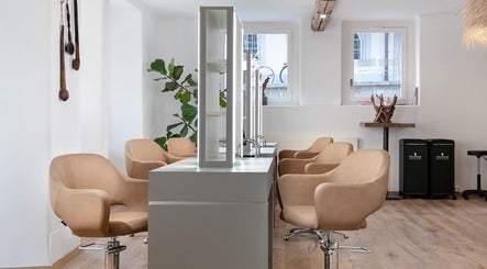 BLONDE.LAB by Caroline Rohwer — Zurich