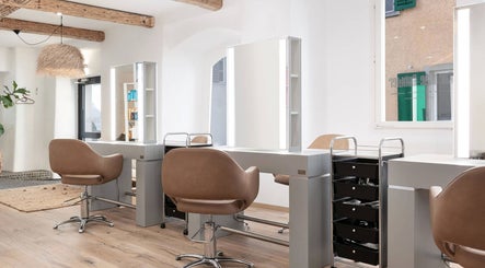 BLONDE.LAB by Caroline Rohwer — Zurichの画像：3