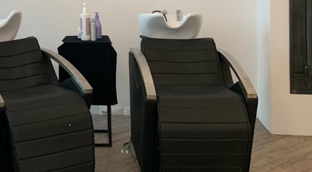 Modern salon wash station at BLONDE.LAB by Caroline Rohwer — Zurich, Zürich, Zürich, CH.