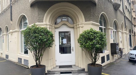 Elegant entrance of BLONDE.LAB by Caroline Rohwer — Zurich, located in Zürich, Zürich, CH.