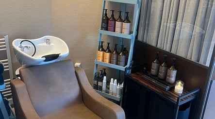 Sophisticated hair wash station at Belinda’s Hair Lounge & Beauty in Kilchberg, Zürich, CH.