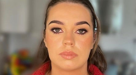 Natural makeup look by Hollie Garrigan MUA in Newcastle, County Dublin, IE, showcasing flawless skin and defined eyes.