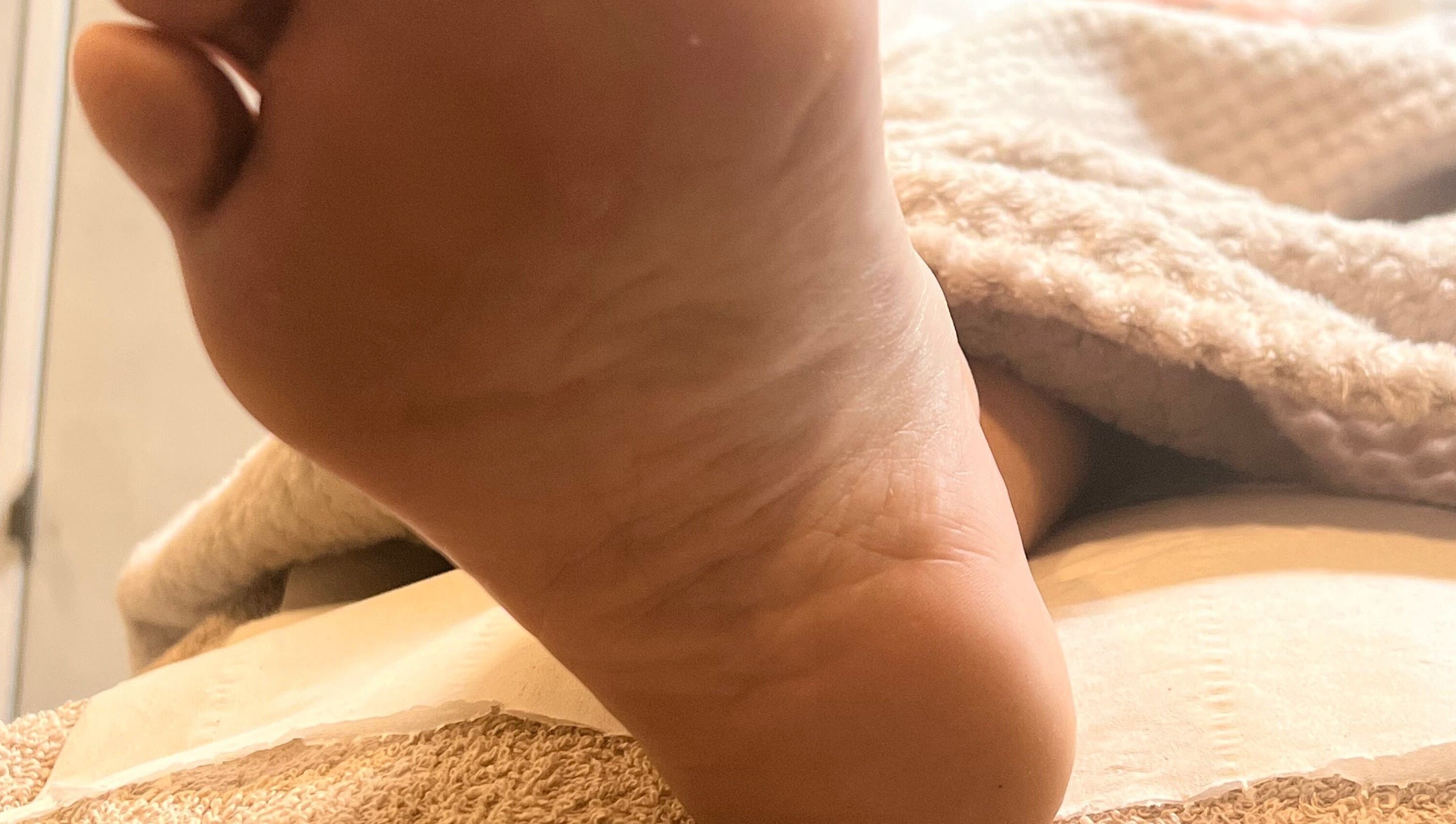 Close-up of a relaxed foot at Training Models 1 luv Enhancink and Holistics @ CHC, Sale, England, GB.