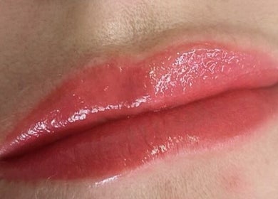 Luscious pink lips with gloss from Lilac Beauty Skin Brows Lashes in Cape Town, Western Cape, ZA.