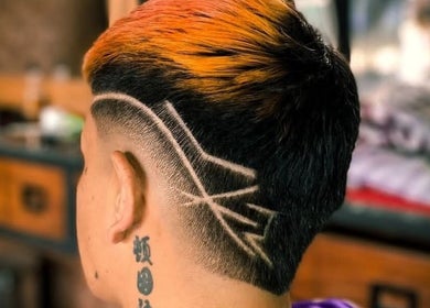 Corte moderno con diseño geométrico en The Men's Time, Xalapa-enríquez, Veracruz, MX.