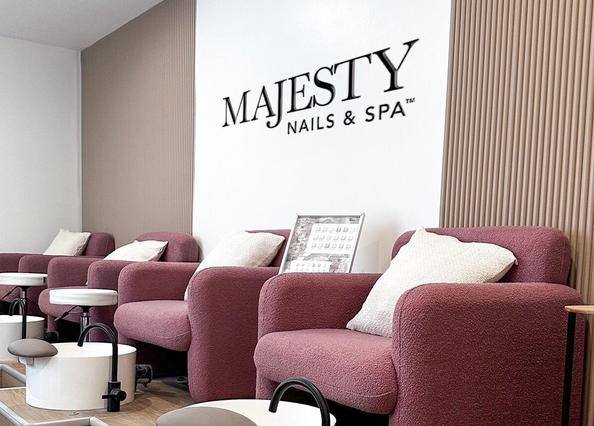 Cozy pedicure area at Majesty Nails and Spa, Calgary, Alberta, CA with plush chairs and foot baths.