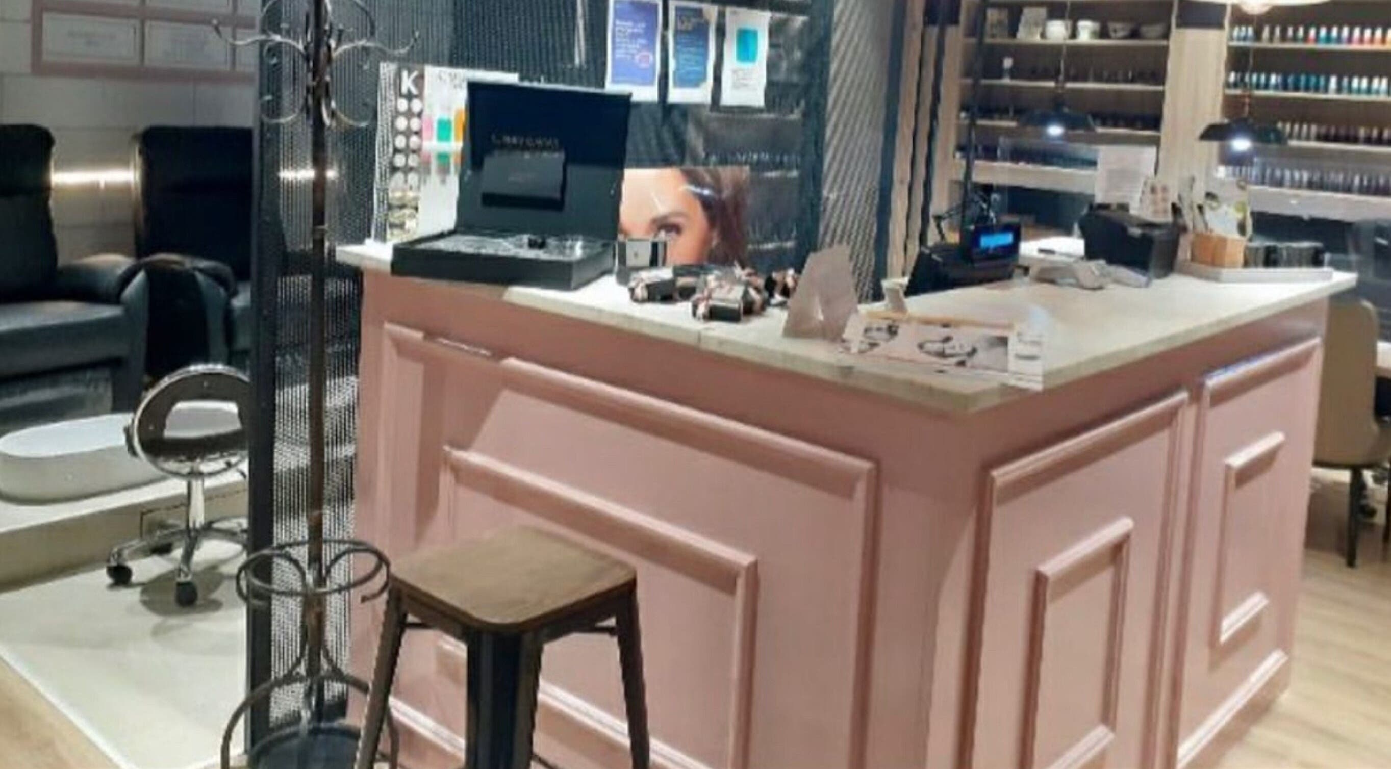 Cozy reception at B-Bar Hair & Nails, Pafos, Baf, CY with stylish decor and inviting ambiance.