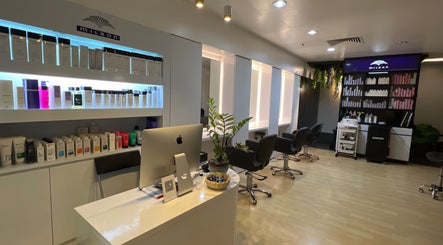 Topcurls Salon